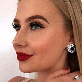 Lauren Curtis