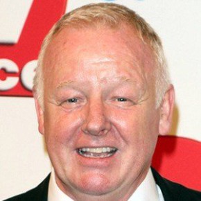 Les Dennis