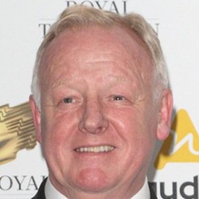 Les Dennis