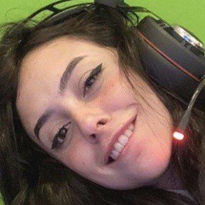 Leticia Shirakiin