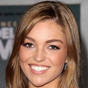 Lili Simmons