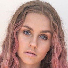 Lily April Rose