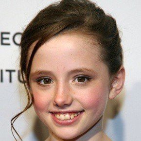 Lily Mo Sheen