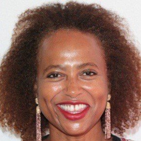 Lisa Nicole Carson