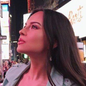 Lola Astanova