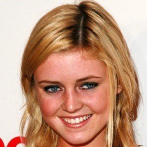 Lorraine Nicholson