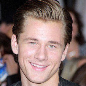 Luke Benward