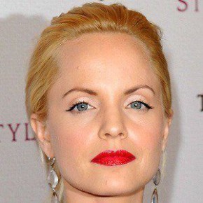 Mena Suvari