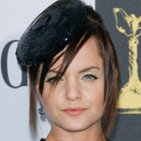 Mena Suvari