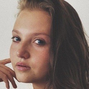 Mia McKenna-Bruce