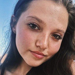 Mia McKenna-Bruce