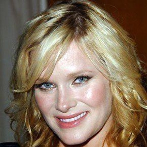 Nicholle Tom