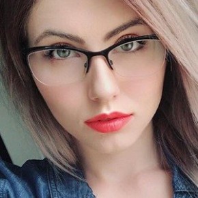 Nicki Taylor