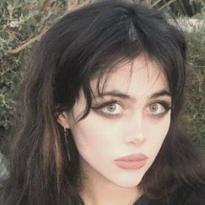Nika Sadros