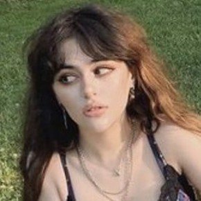 Nika Sadros