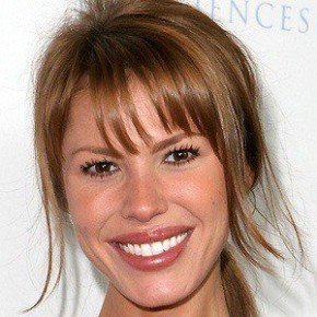 Nikki Cox