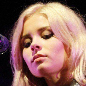 Nina Nesbitt