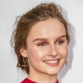 Olivia DeJonge