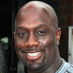 Richard T Jones