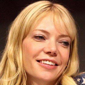 Riki Lindhome