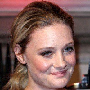 Romola Garai