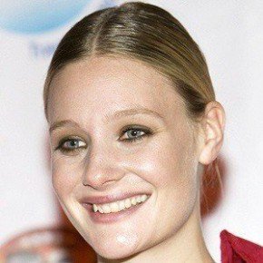 Romola Garai