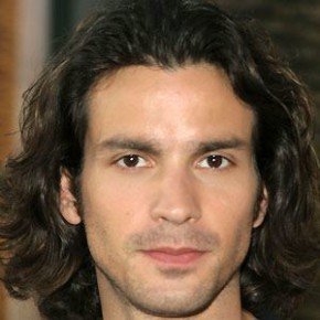 Santiago Cabrera