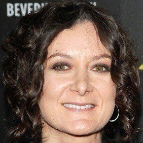 Sara Gilbert