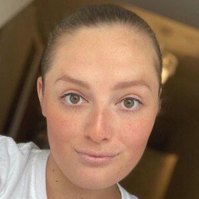 Sasha Bennington