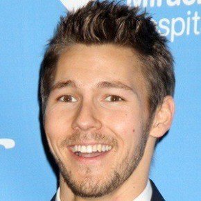 Scott Clifton
