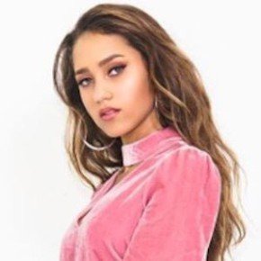 Skylar Stecker