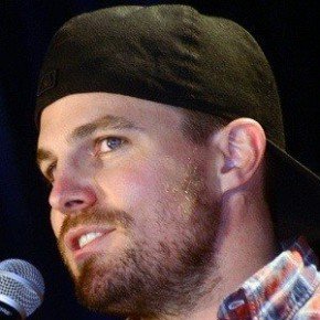 Stephen Amell