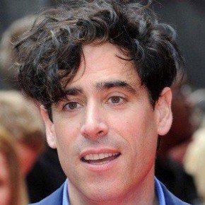 Stephen Mangan