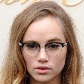 Suki Waterhouse