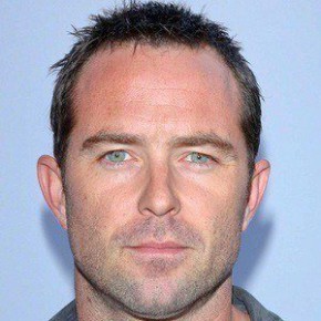 Sullivan Stapleton