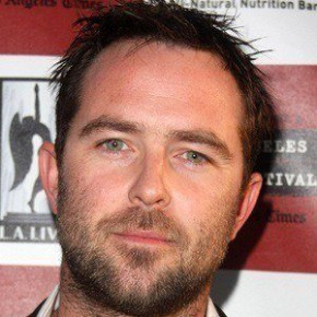 Sullivan Stapleton