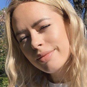 Tanya Burr