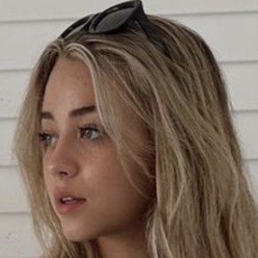Tess Holloway