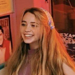 Tess Holloway