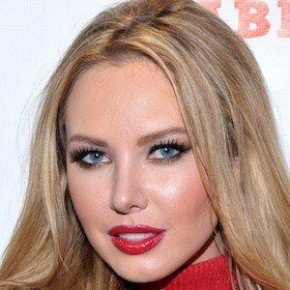 Tiffany Toth