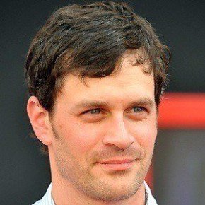 Tom Everett Scott