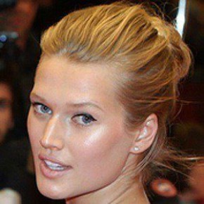 Toni Garrn