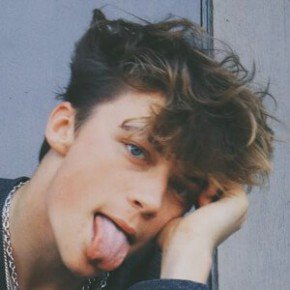 Travis Riker