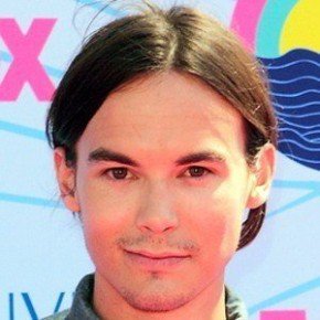 Tyler Blackburn