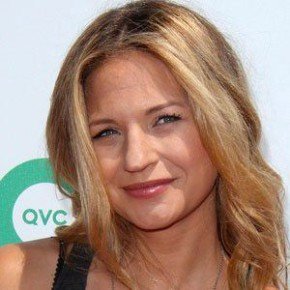 Vanessa Ray