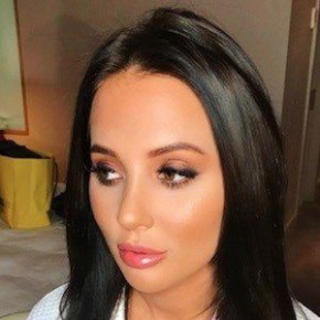 Yazmin Oukhellou