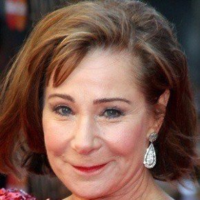 Zoe Wanamaker