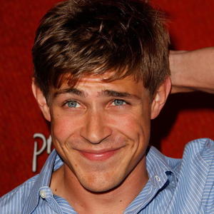 Chris Lowell