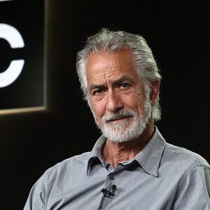 David Strathairn