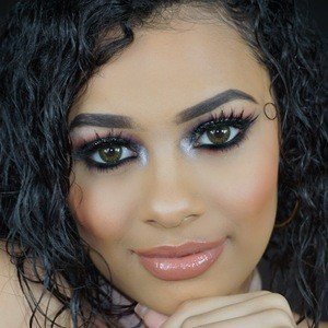 Evette Santos